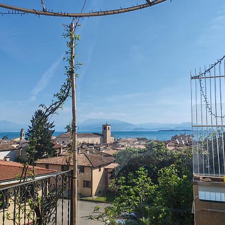 The Tower Of The Old King Panzió Desenzano del Garda Kültér fotó