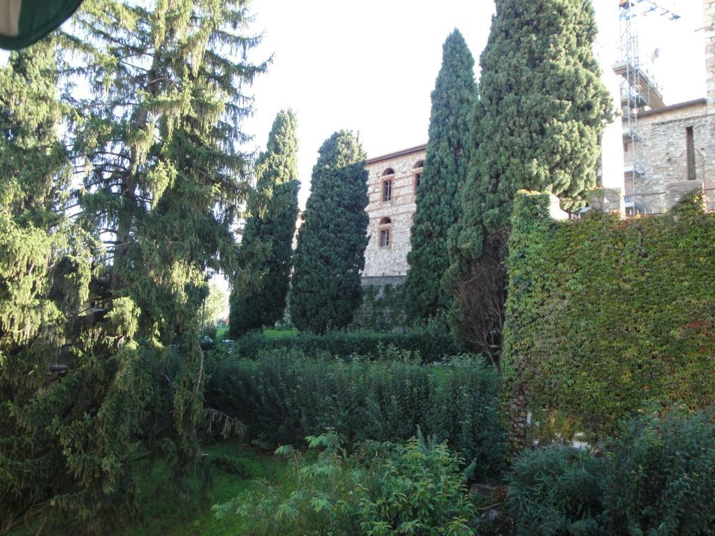 The Tower Of The Old King Panzió Desenzano del Garda Szoba fotó